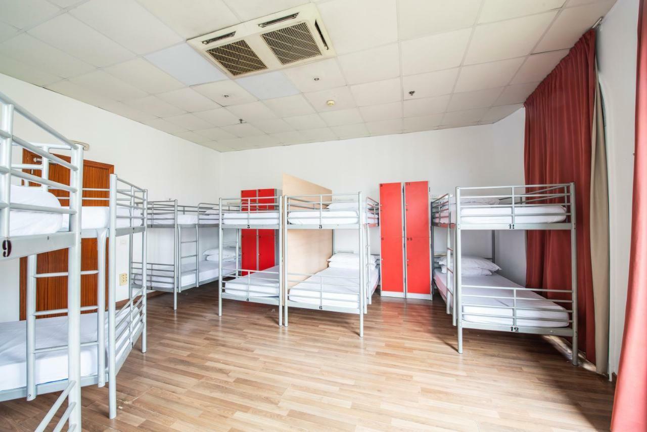 Safestay Barcelona Passeig De Gracia (Adults Only) מראה חיצוני תמונה